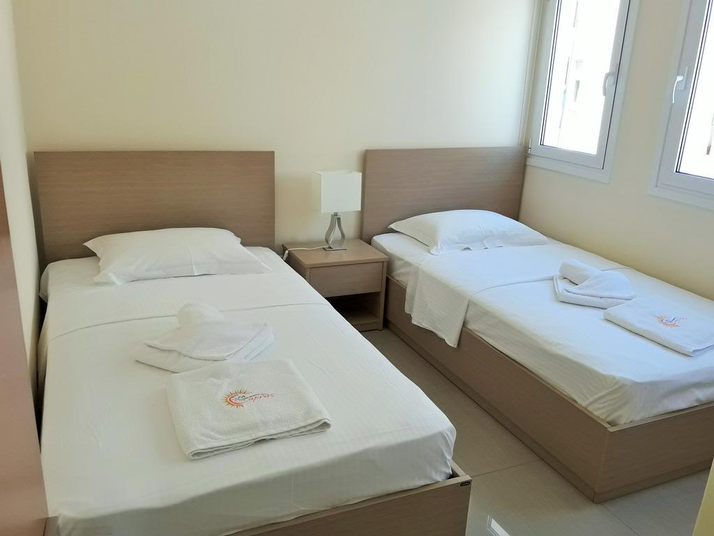 32 Hill Court Lägenhet Larnaca Exteriör bild