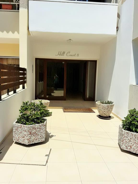 32 Hill Court Lägenhet Larnaca Exteriör bild