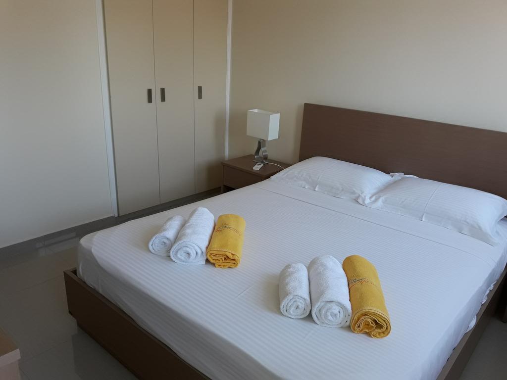 32 Hill Court Lägenhet Larnaca Exteriör bild