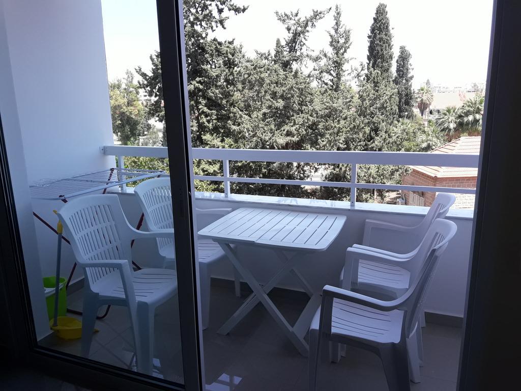 32 Hill Court Lägenhet Larnaca Exteriör bild